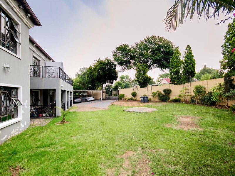 An Exceptional Residence in Vorna Valley Midrand For Sale - Photo 5