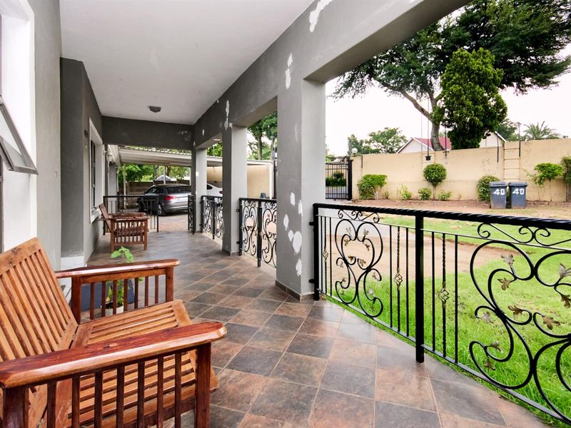 An Exceptional Residence in Vorna Valley Midrand For Sale - Photo 9