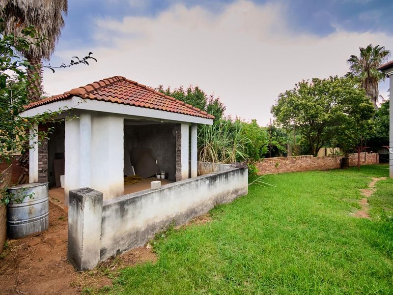 An Exceptional Residence in Vorna Valley Midrand For Sale - Photo 6