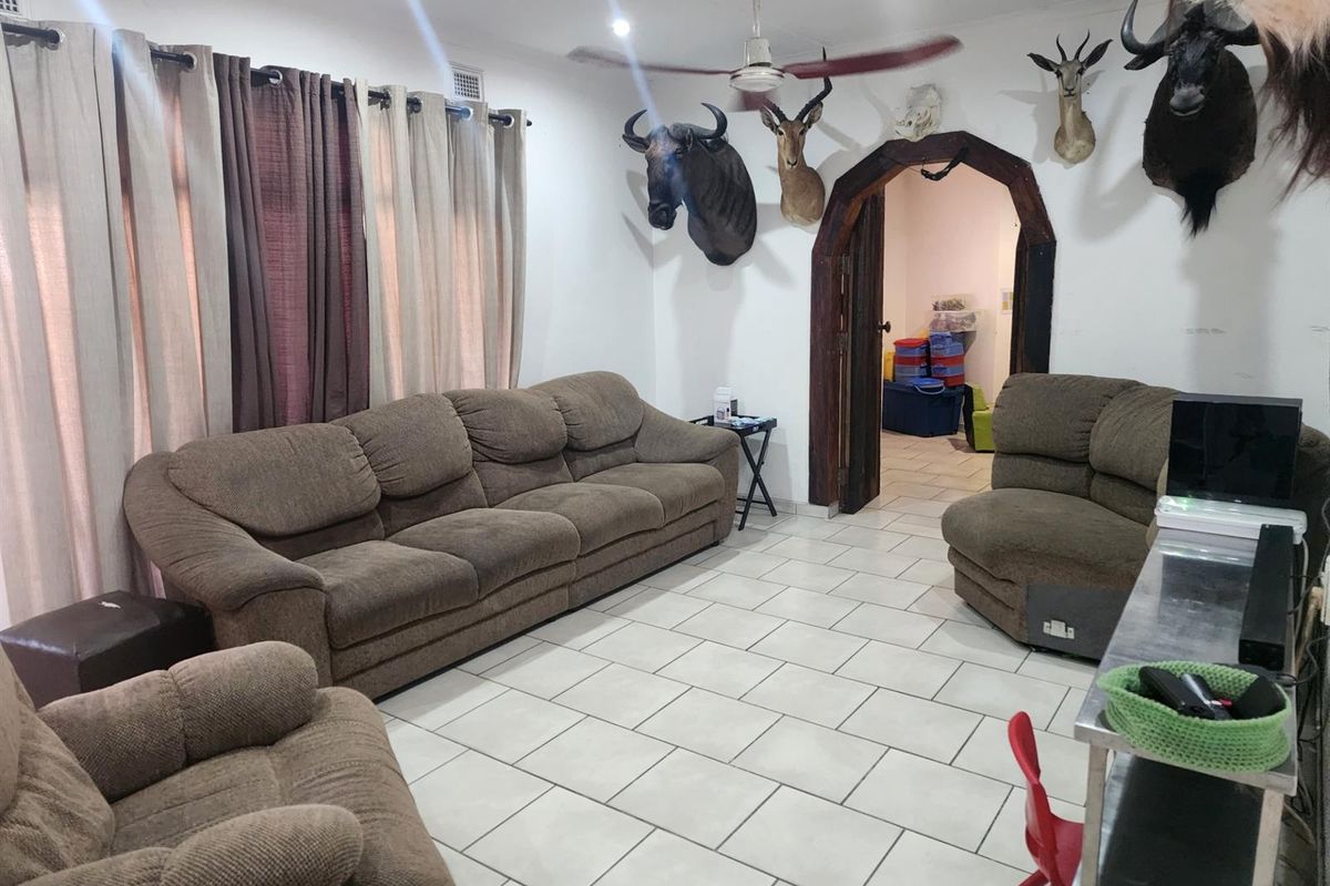 House For Sale in Richards Bay Central, Richards Bay, KwaZulu Natal - Photo 2