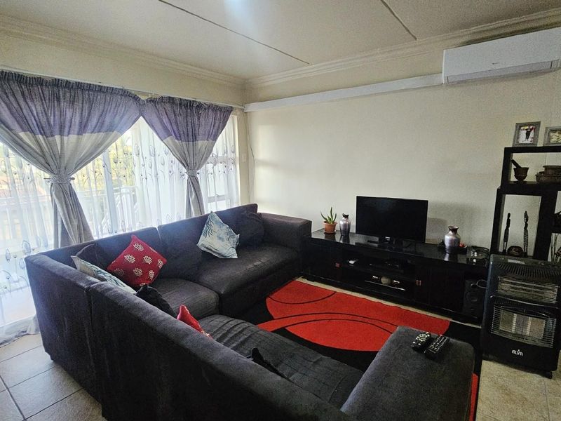 Apartment For Sale in Shelly Beach, Margate, KwaZulu Natal - Photo 5