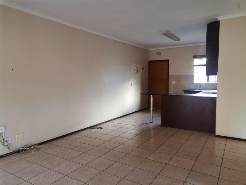 Resort-style living with privacy, Sonneveld, Brakpan - Photo 3