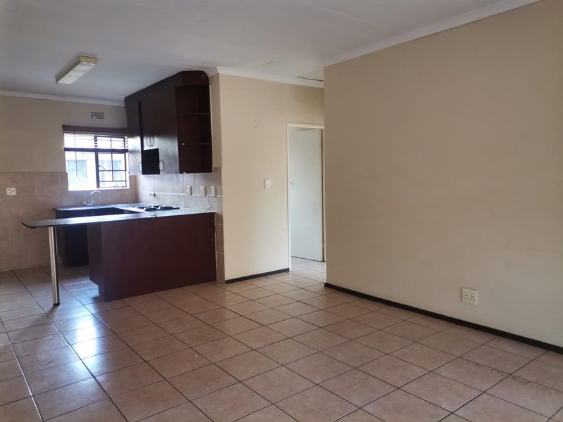 Resort-style living with privacy, Sonneveld, Brakpan - Photo 4