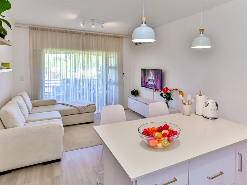 Beautifully Renovated 2-Bed, 2-Bath Apartment for Sale in Sheffield Manor - Photo 7