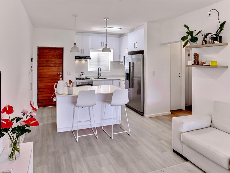 Beautifully Renovated 2-Bed, 2-Bath Apartment for Sale in Sheffield Manor - Photo 5