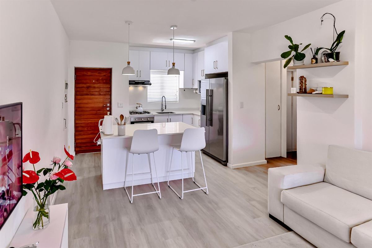 Beautifully Renovated 2-Bed, 2-Bath Apartment for Sale in Sheffield Manor - Photo 5