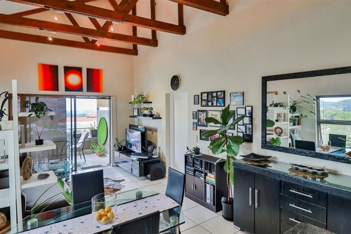 2Bed,2Bath Apartment For Sale in Bryanston, Sandton - Photo 5