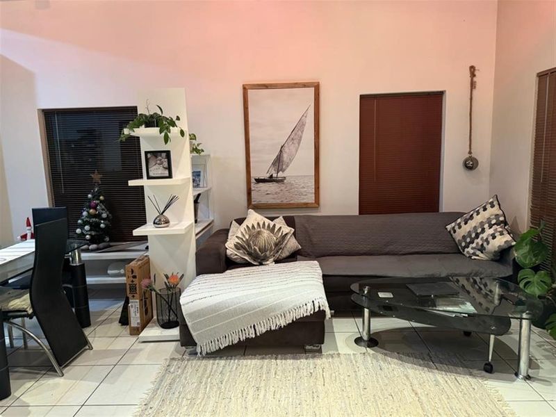 2Bed,2Bath Apartment For Sale in Bryanston, Sandton - Photo 2