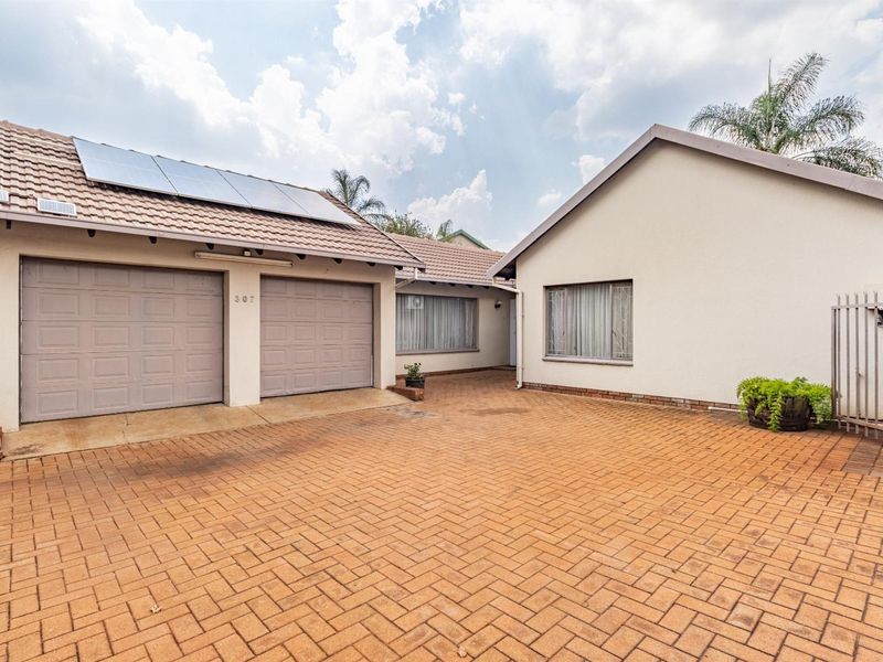 House For Sale in Eldoraigne, Centurion - Photo 4