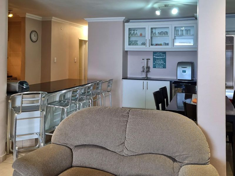 3 Bedroom Wheelchair Friendly Beachfront Bliss - Photo 9