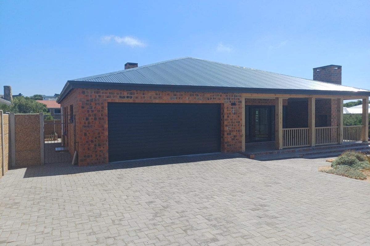 House For Sale in Stilbaai Wes, Stilbaai - Photo 2