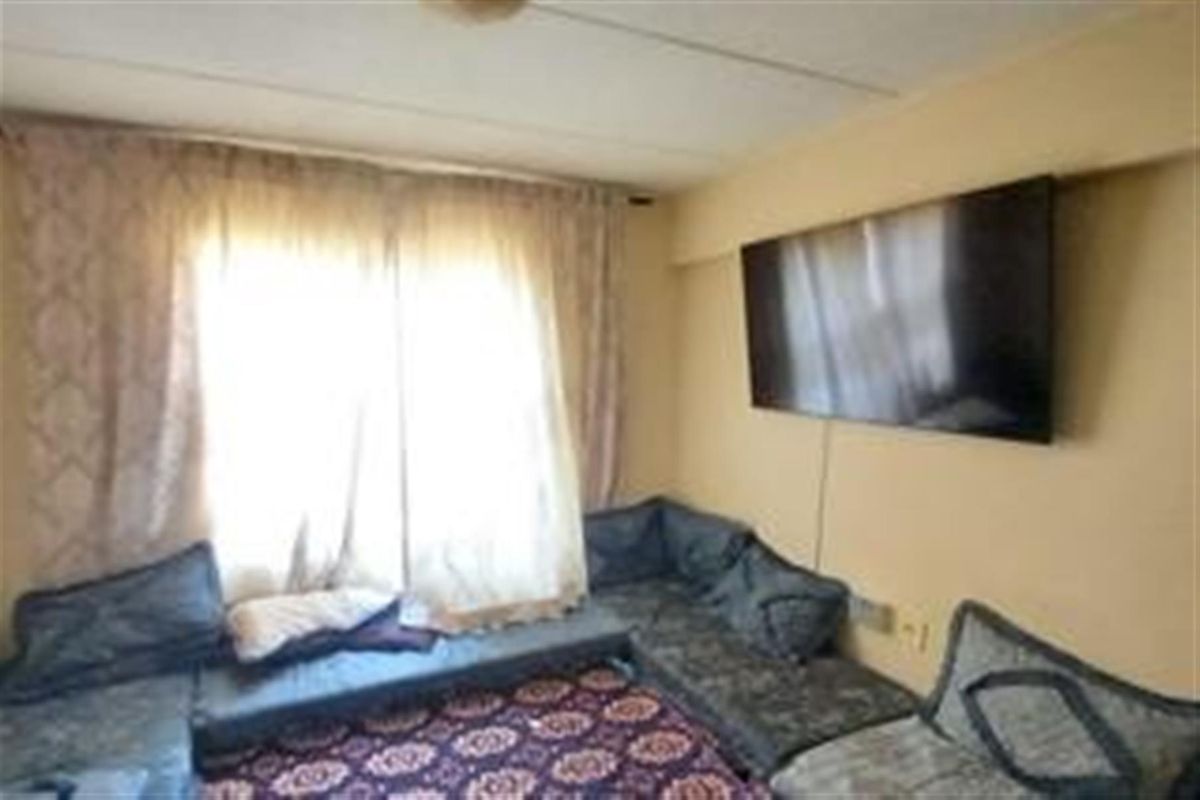 Townhouse for sale in Kempton Park - Photo 5