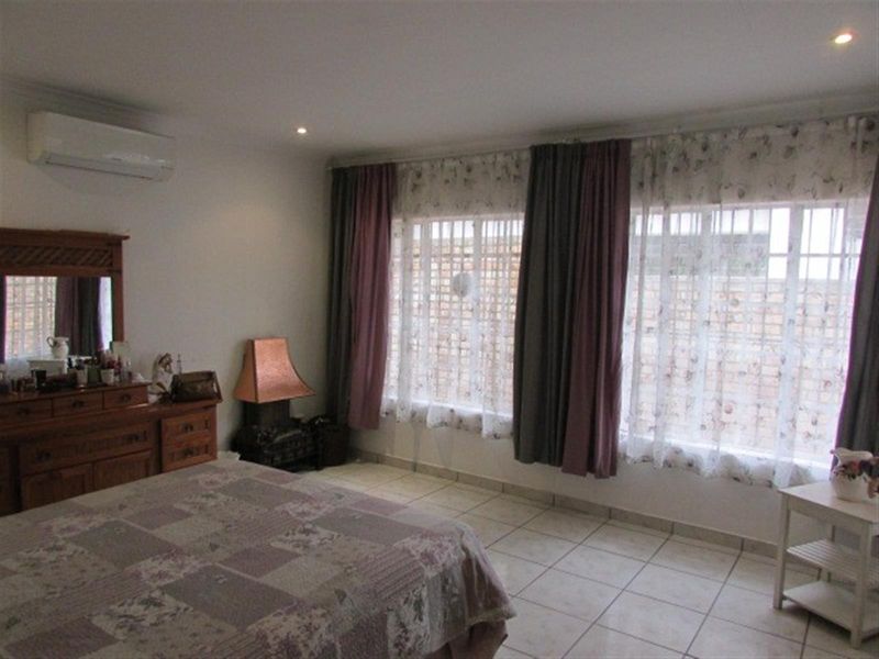 Beautiful Family Home in Colbyn West - Photo 10