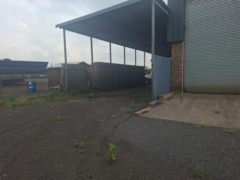 Workshop TO LET - Photo 3