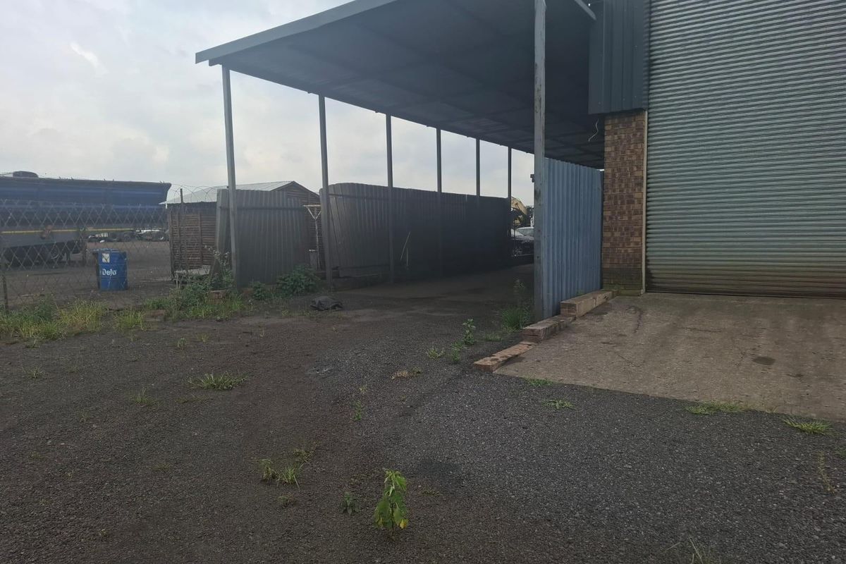 Workshop TO LET - Photo 3