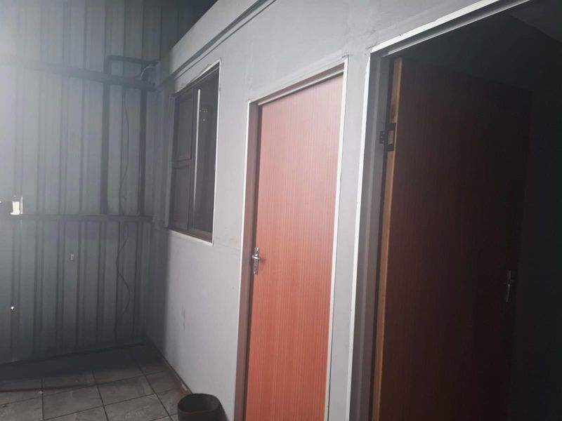 Workshop TO LET - Photo 9