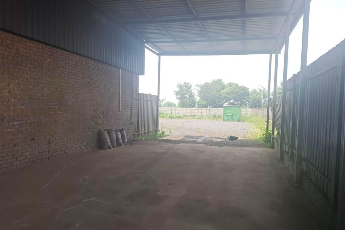 Workshop TO LET - Photo 4