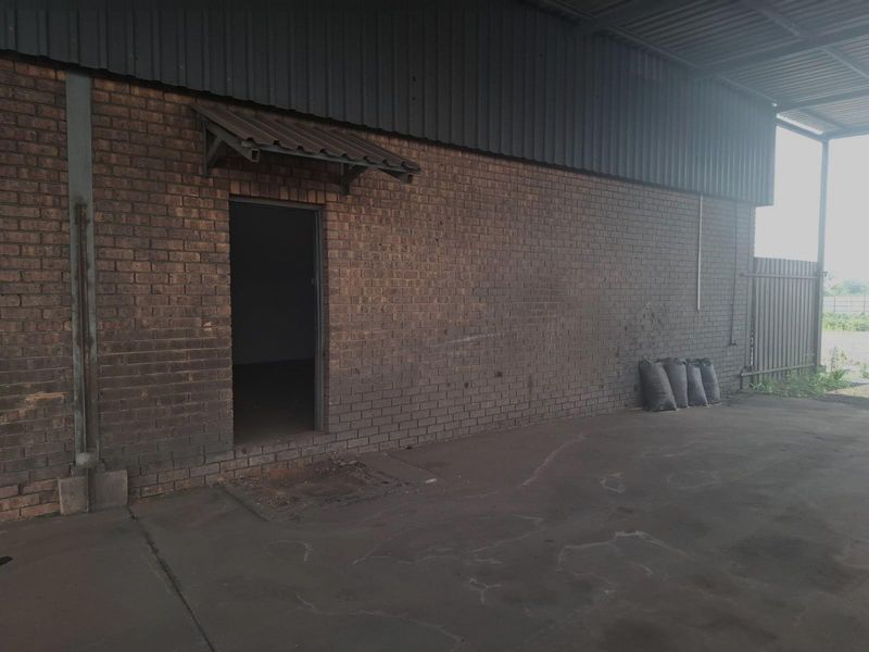 Workshop TO LET - Photo 5