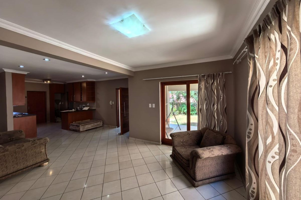 A Place to Plant Your Roots: Warmth and Modern Comfort at Hillcrest Prestige - Photo 4