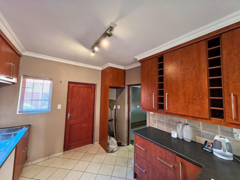 A Place to Plant Your Roots: Warmth and Modern Comfort at Hillcrest Prestige - Photo 7