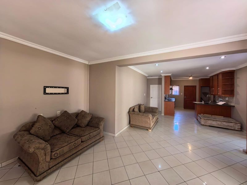 A Place to Plant Your Roots: Warmth and Modern Comfort at Hillcrest Prestige - Photo 2