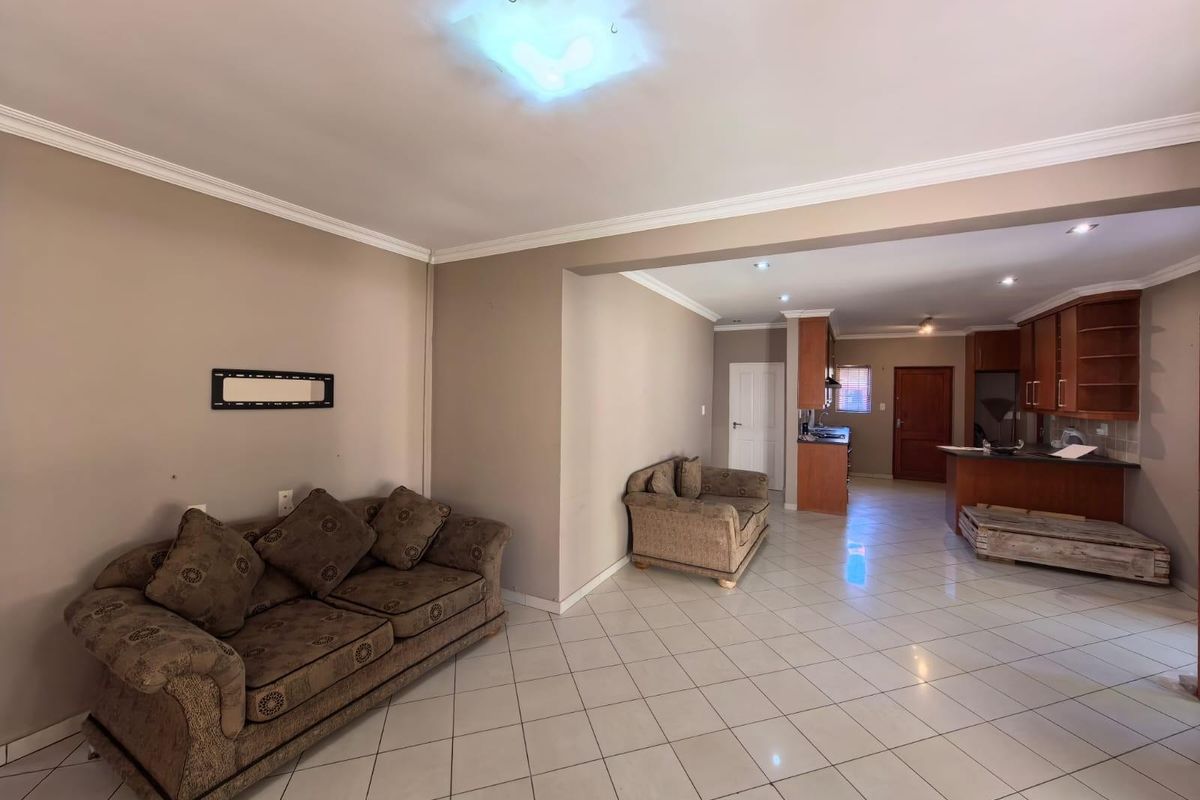 A Place to Plant Your Roots: Warmth and Modern Comfort at Hillcrest Prestige - Photo 2
