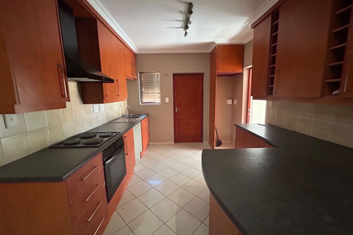 A Place to Plant Your Roots: Warmth and Modern Comfort at Hillcrest Prestige - Photo 5
