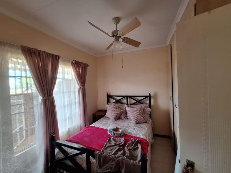 An ideal option for retirees seeking security, comfort, and convenience. - Photo 10