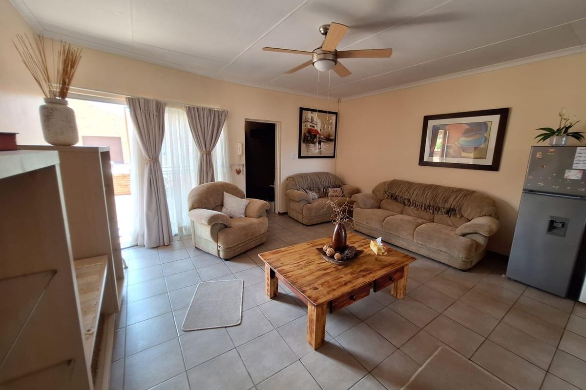 An ideal option for retirees seeking security, comfort, and convenience. - Photo 4