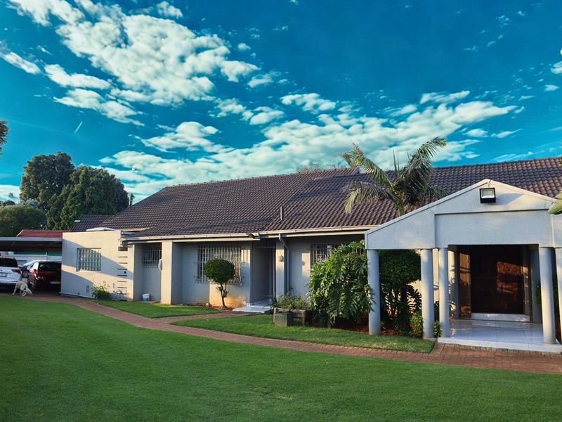 House For Sale in Florida Hills, Ontdekkers Road, Roodepoort - Photo 2