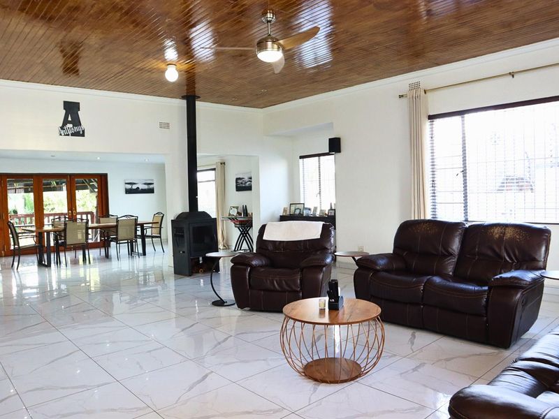 House For Sale in Florida Hills, Ontdekkers Road, Roodepoort - Photo 9