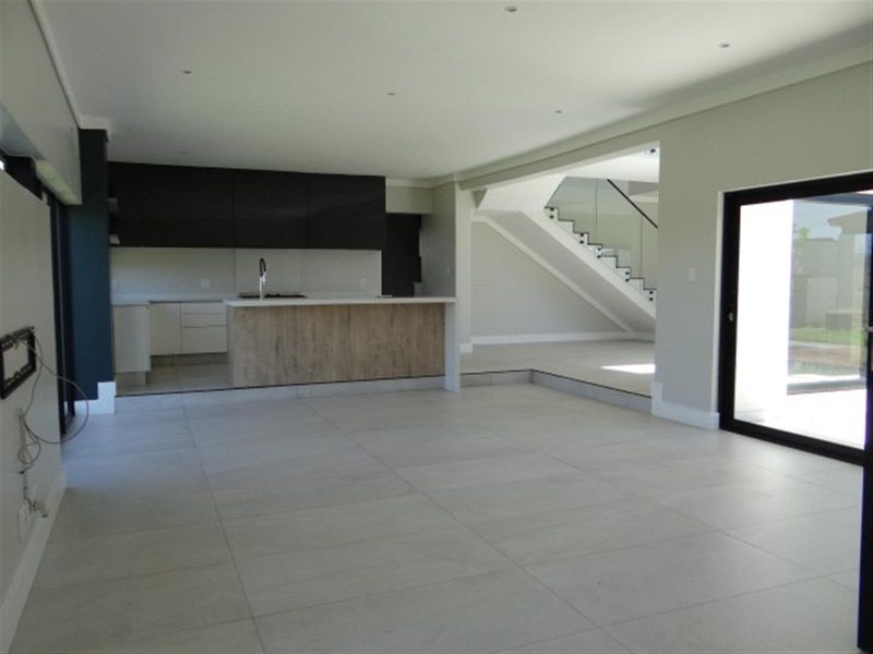 5 Bedroom House For Sale in Midstream Ridge Estate, Midstream Estate, Centurion - Photo 7