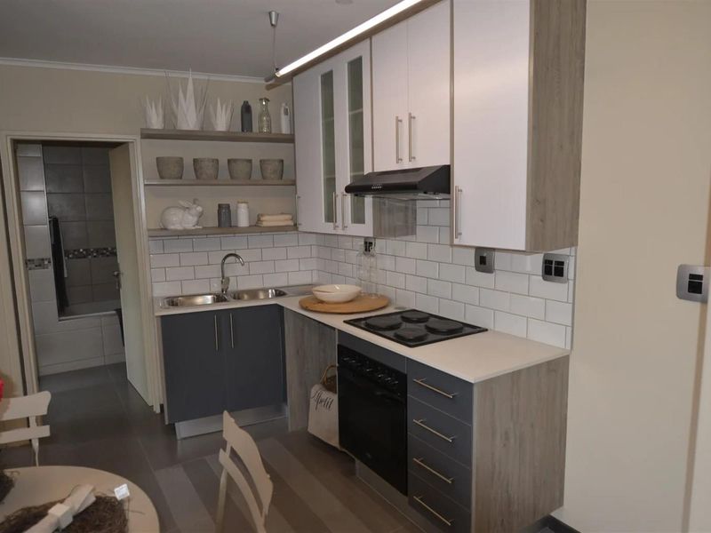 Beautiful 2 Bedroom Apartment for Sale in Hatfield, Pretoria - Photo 5