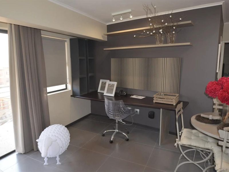 Beautiful 2 Bedroom Apartment for Sale in Hatfield, Pretoria - Photo 8