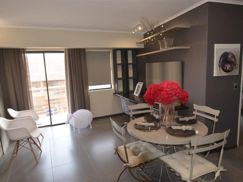 Beautiful 2 Bedroom Apartment for Sale in Hatfield, Pretoria - Photo 6