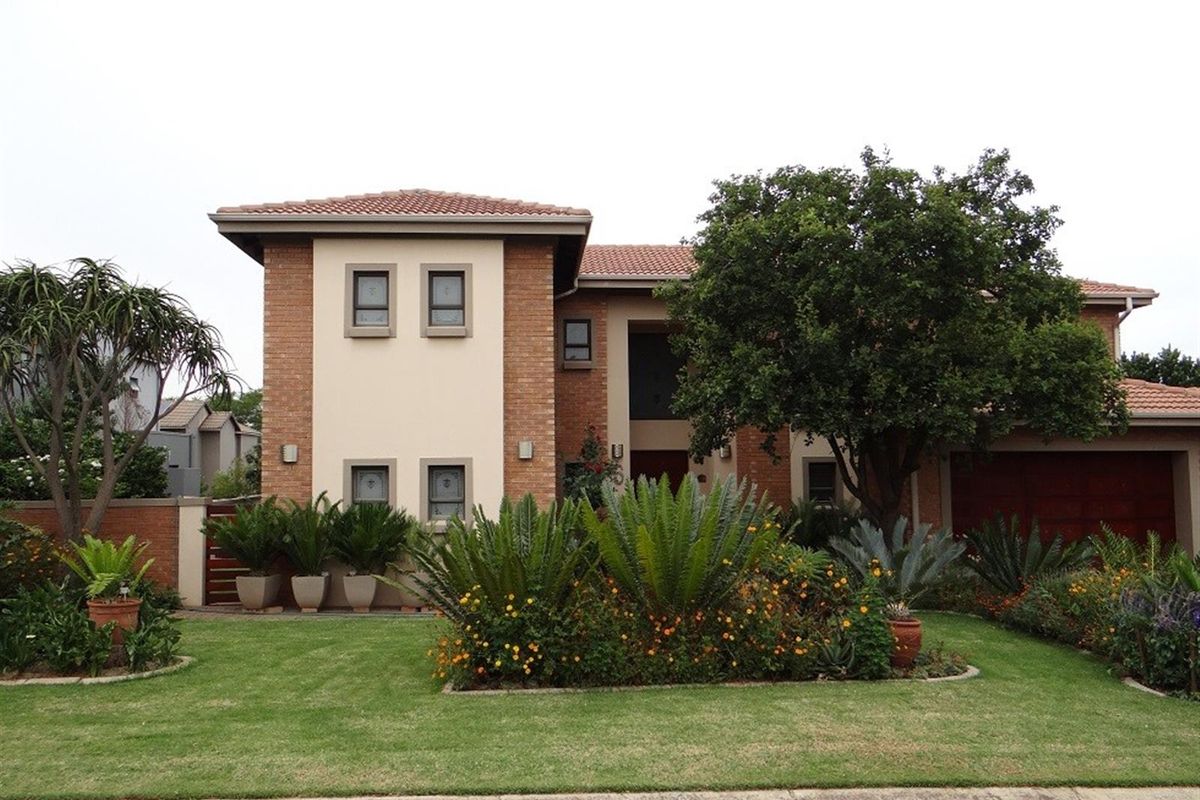 5 Bedroom House For Sale in Midstream Estate, Centurion - Photo 3
