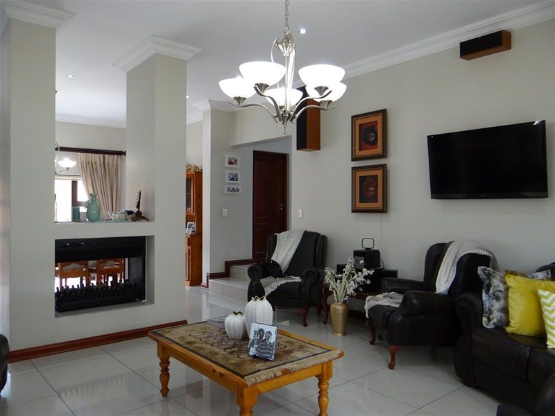 5 Bedroom House For Sale in Midstream Estate, Centurion - Photo 8