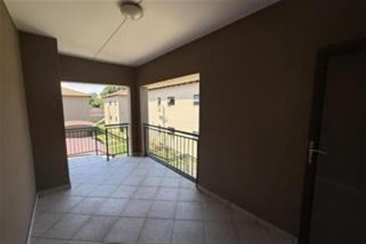 Townhouse For Sale in Brentwood Park, Benoni - Photo 2