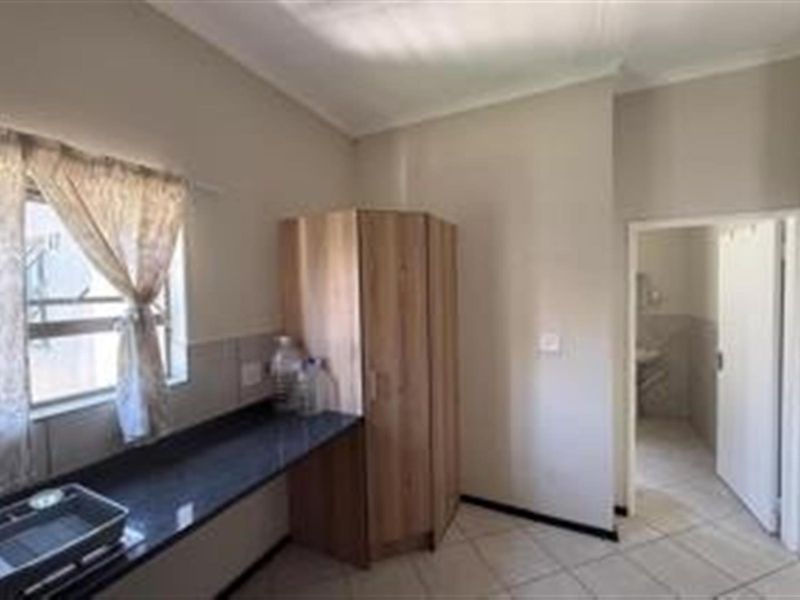 Townhouse For Sale in Brentwood Park, Benoni - Photo 6