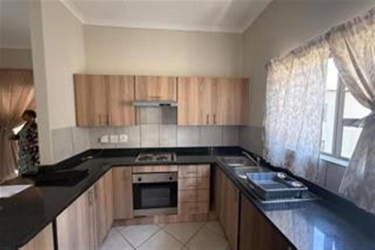 Townhouse For Sale in Brentwood Park, Benoni - Photo 4