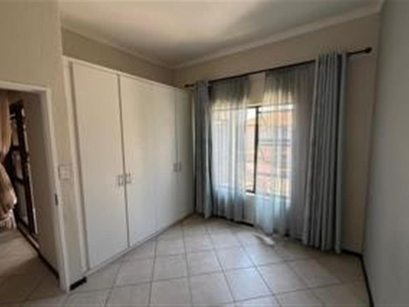Townhouse For Sale in Brentwood Park, Benoni - Photo 9