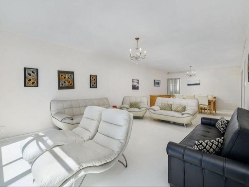 Apartment For Sale in Humewood, Port Elizabeth - Photo 7