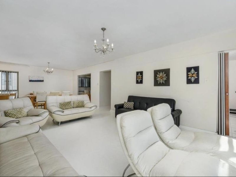 Apartment For Sale in Humewood, Port Elizabeth - Photo 8