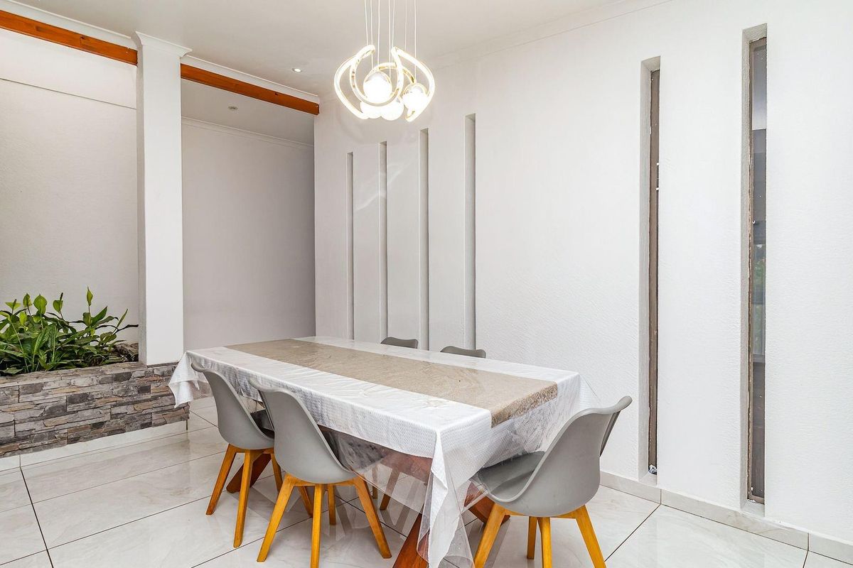 House For Sale in Welgelegen, Parow - Photo 4