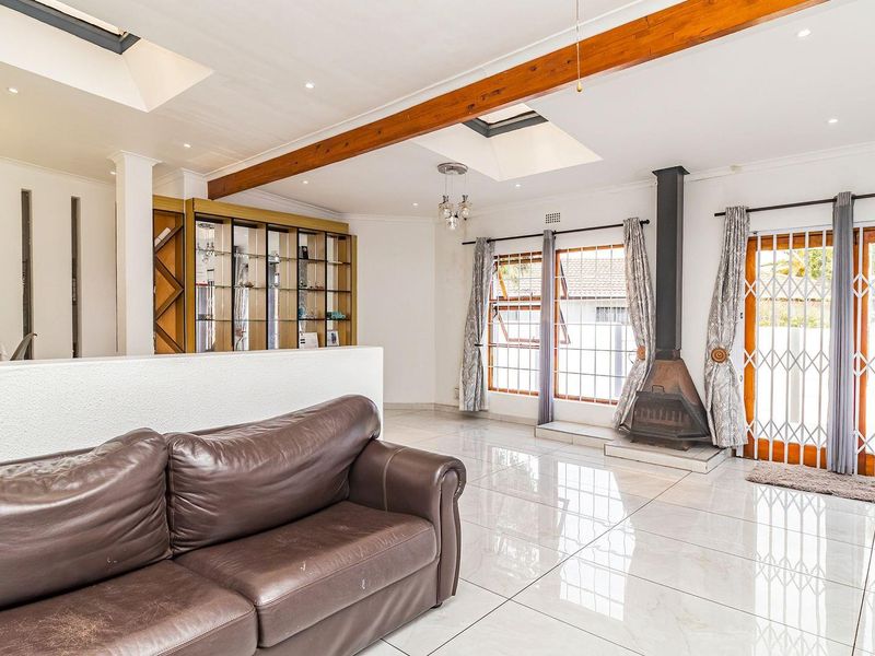 House For Sale in Welgelegen, Parow - Photo 10