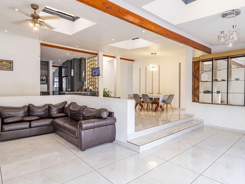 House For Sale in Welgelegen, Parow - Photo 7