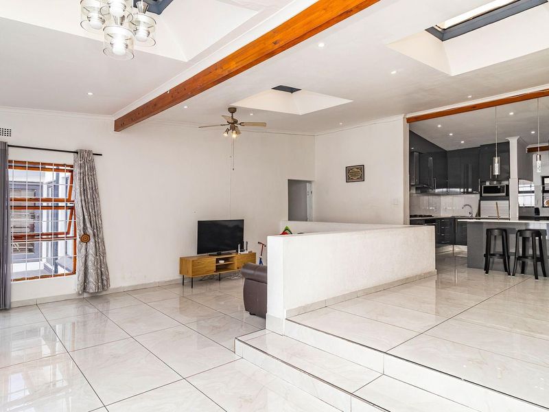 House For Sale in Welgelegen, Parow - Photo 8