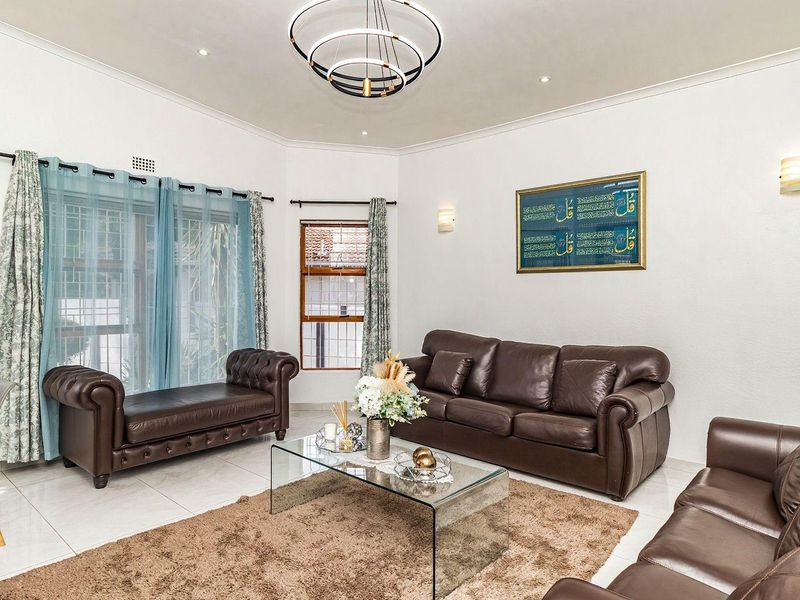 House For Sale in Welgelegen, Parow - Photo 2