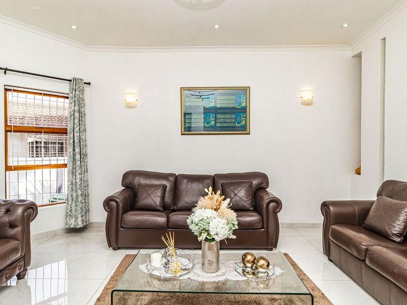 House For Sale in Welgelegen, Parow - Photo 3