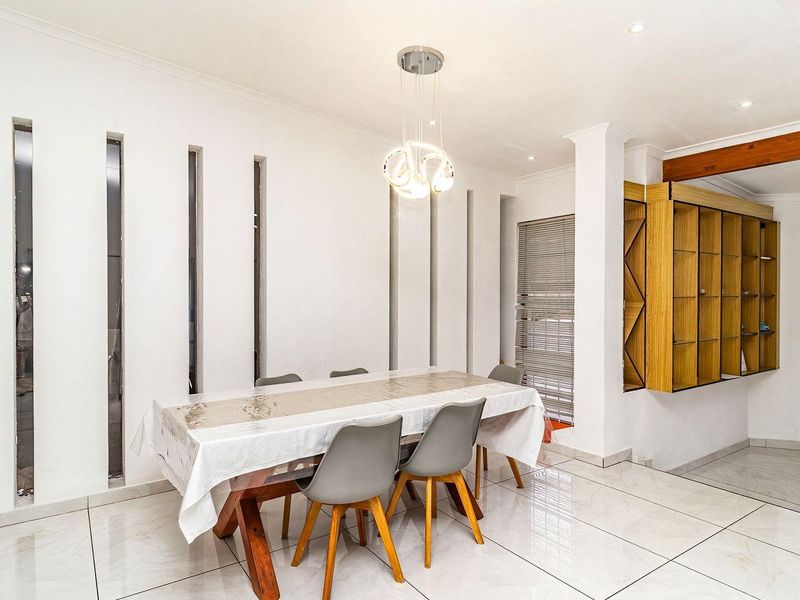 House For Sale in Welgelegen, Parow - Photo 6